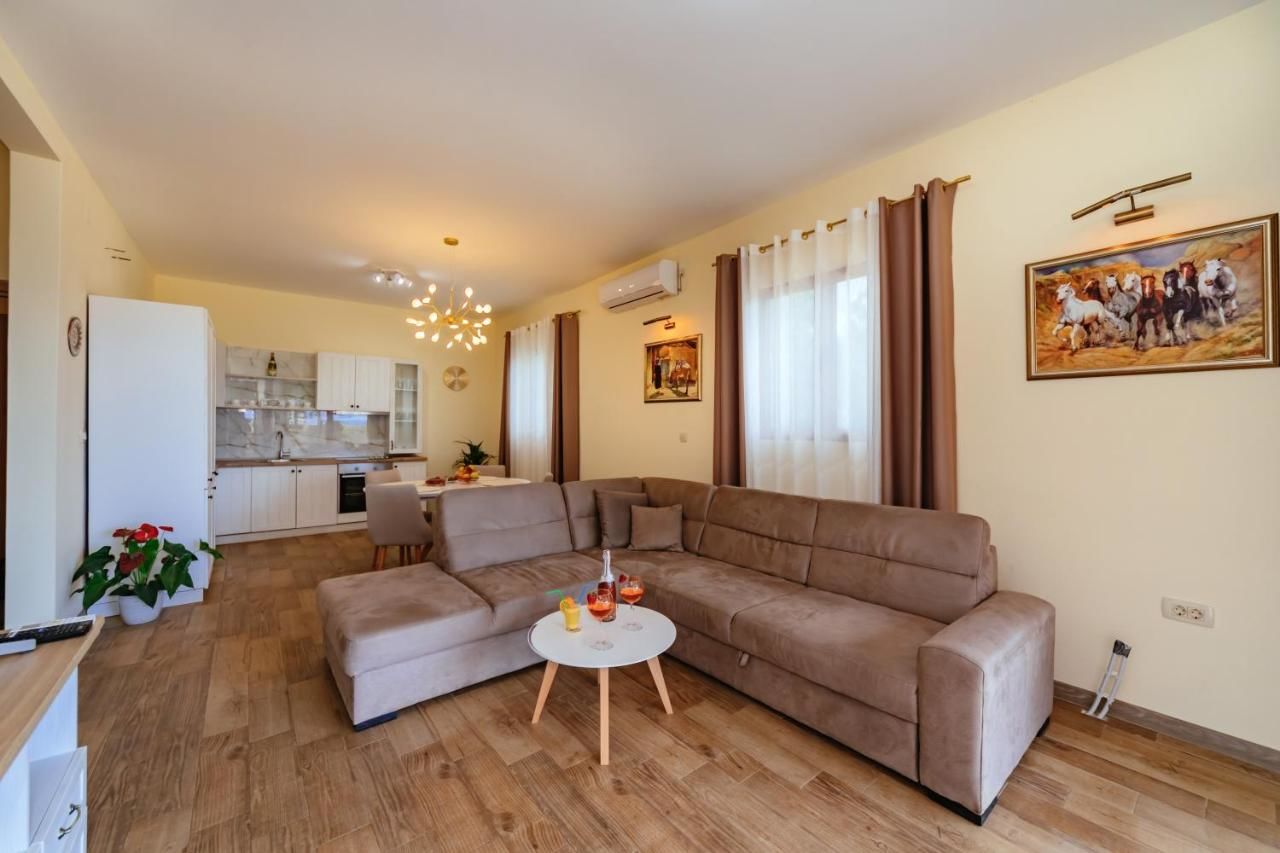 Дома для отпуска Holiday Home Milica Петровац